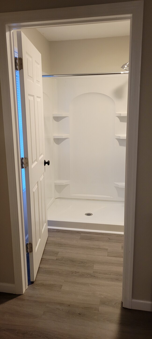 First floor bath - 1109 Chester St