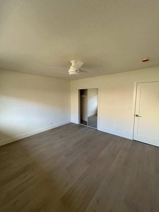 Building Photo - 524 Williamson Ave