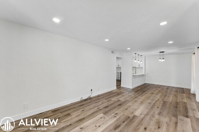 Building Photo - 25652 Rimgate Dr