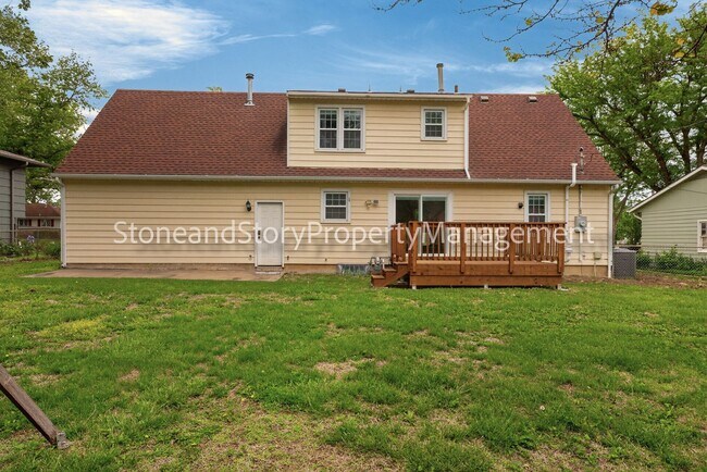 Building Photo - 4 bedroom 2 bath on quiet street in Briarwood