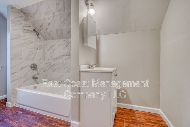 Building Photo - 9616 Mason Ave