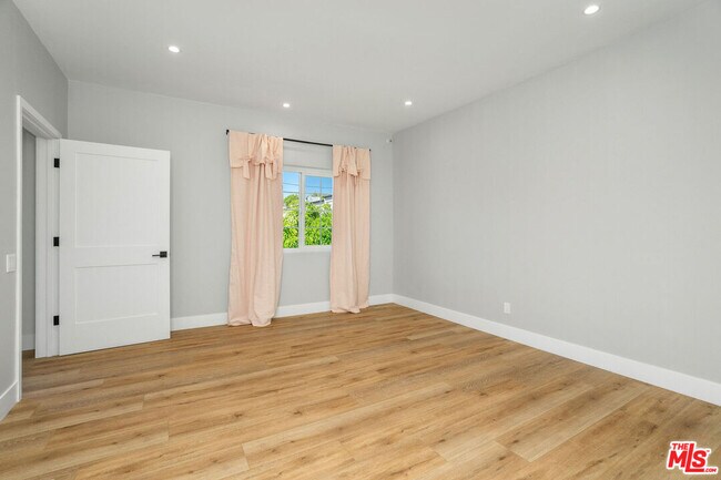 Building Photo - 5923 Etiwanda Ave