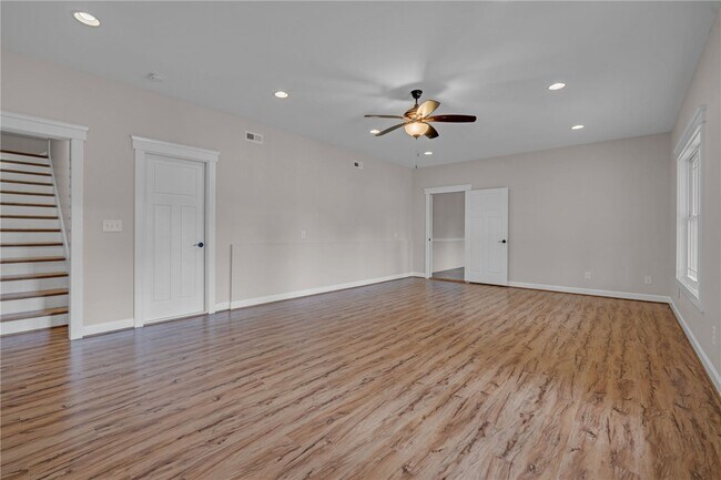 Building Photo - 137 Crawford Lake Dr