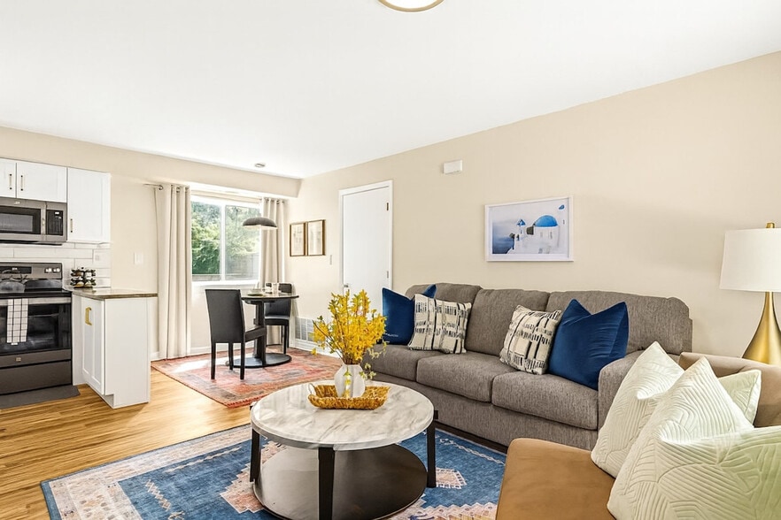 Building Photo - 18459 Sharon Ln