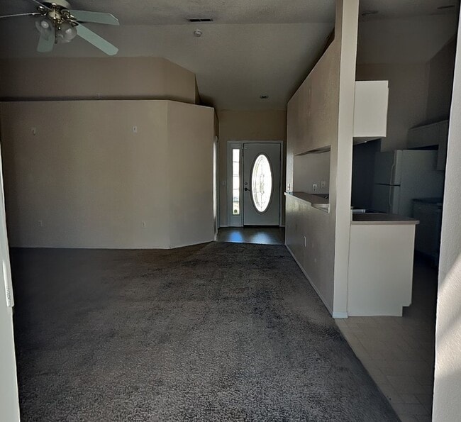 Building Photo - 523 Terranova Cir