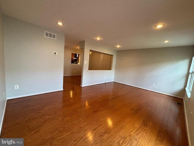 Building Photo - 4666 Louise St Claire Dr
