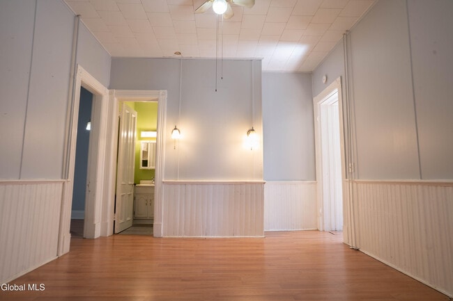 Building Photo - 546 5th Ave