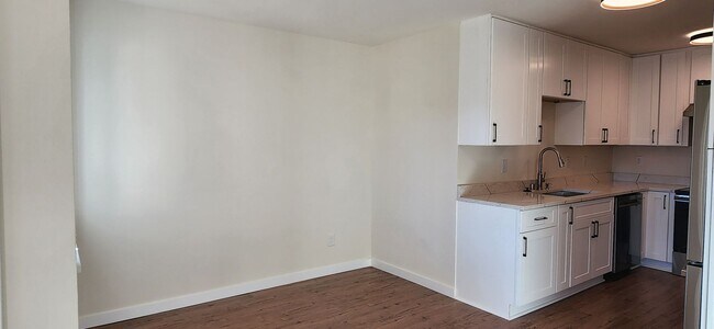 Building Photo - 3213150