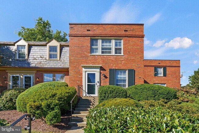 Building Photo - 1300 S Cleveland St