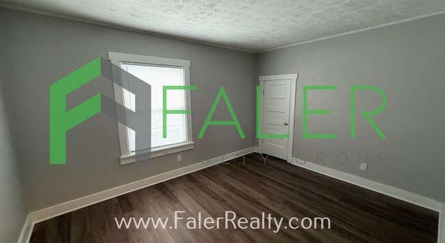 Building Photo - Charming 2-Bedroom Home