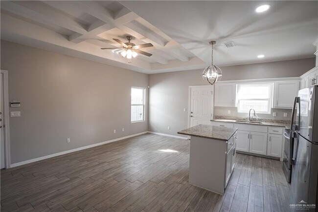 Building Photo - 2108 Stauffers St