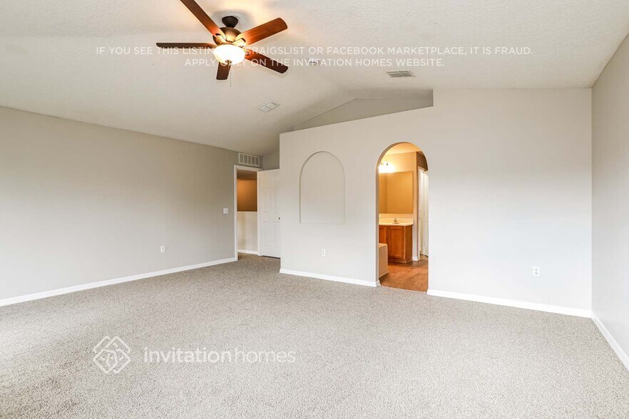 Building Photo - 5519 Shady Pine St S