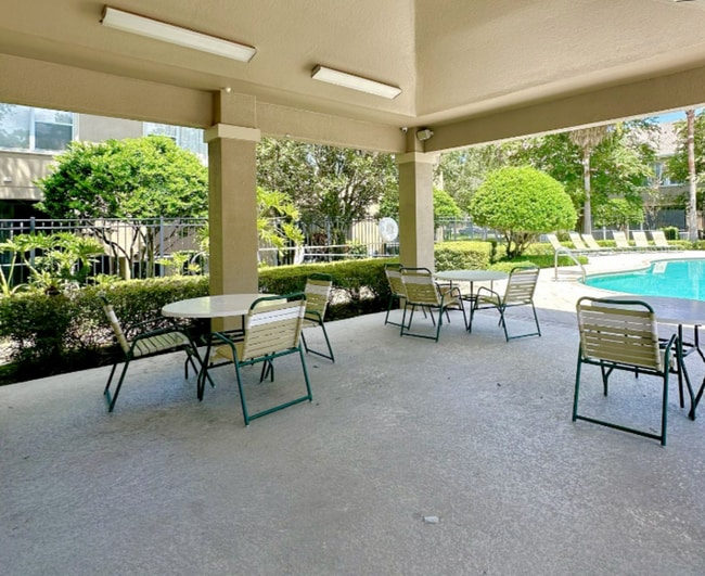 Building Photo - 9828 Fan Palm Way