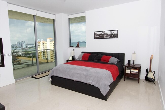 Building Photo - 7901 Hispanola Ave