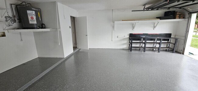Building Photo - 2055 Dodge St