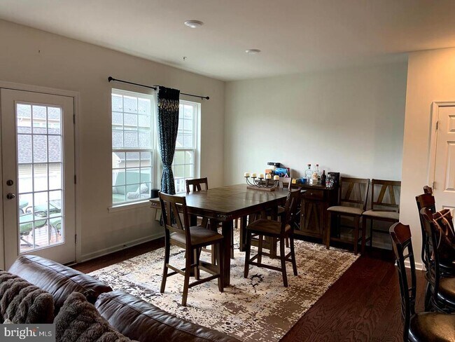 Building Photo - 311 Stafford Ct