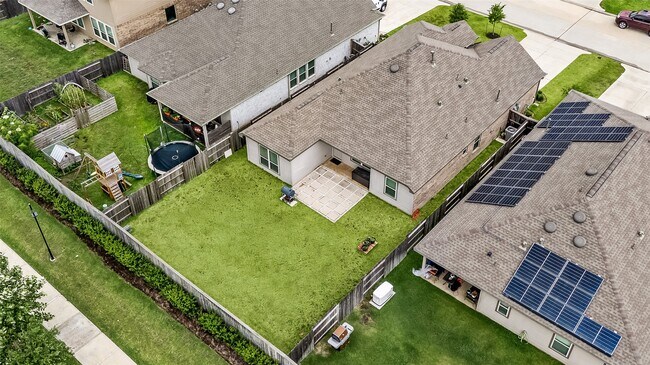 Building Photo - 26611 Daylily Grove St