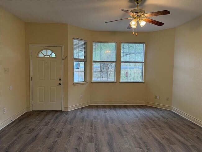 Building Photo - 1814 State Hwy 95