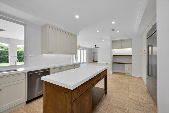 Building Photo - 1251 Anastasia Ave