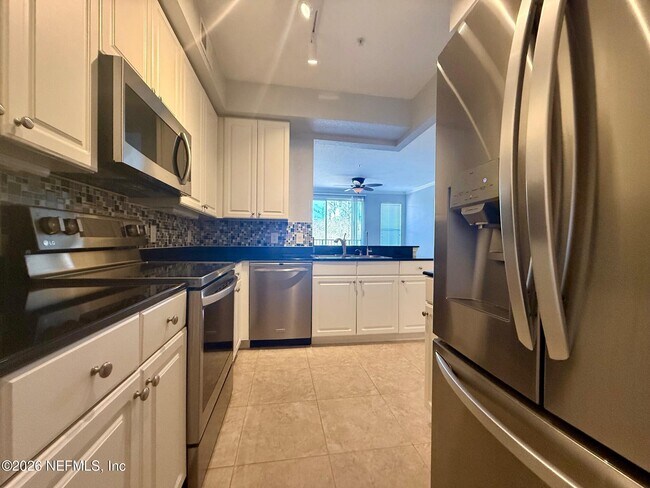 Building Photo - 8539 Gate Pkwy W