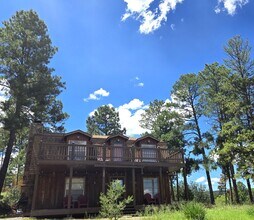 Building Photo - Large Three Bedroom Home Close To Midtown ...