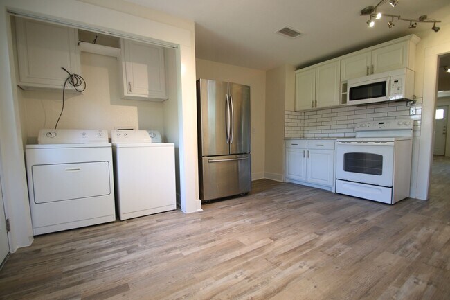 Building Photo - (("Wake Up in a Home YOU Love")) 2/2 STUNN...