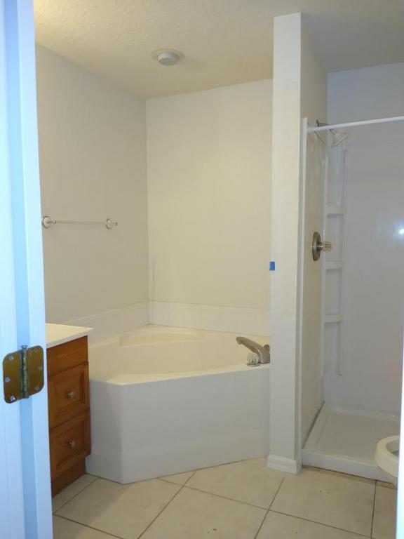 Building Photo - 4210 SW 89th Ave