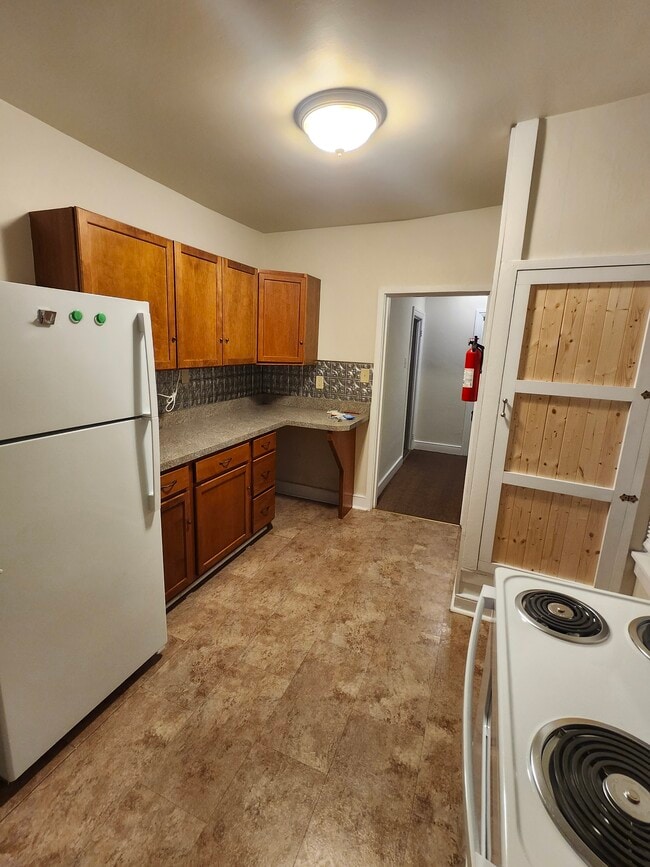 Building Photo - 24 S Market St