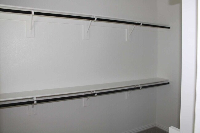 Building Photo - 628 Blue Rdg Dr