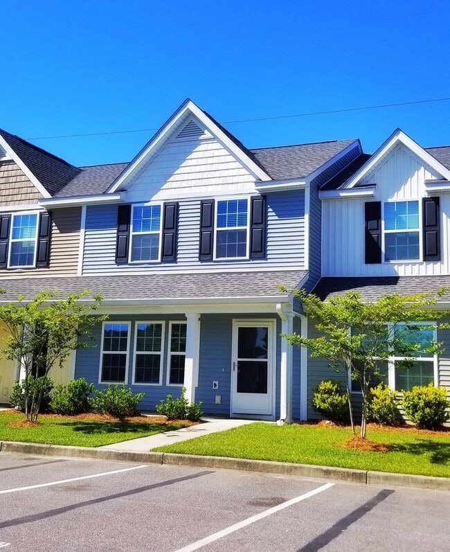 Building Photo - 3 Bedroom, 2.5 Bath Townhome