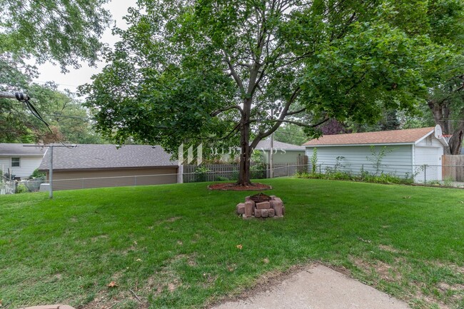 Building Photo - Westwood Heights Ranch