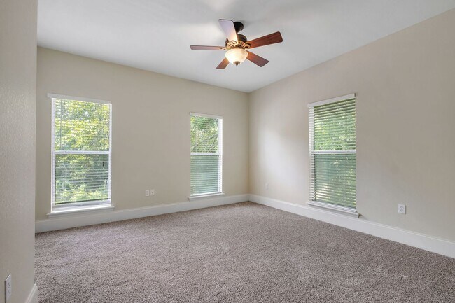 Building Photo - Midtown Tallahassee Townhome