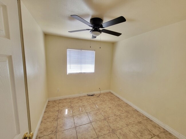 Building Photo - Beautiful Home available in Calexico