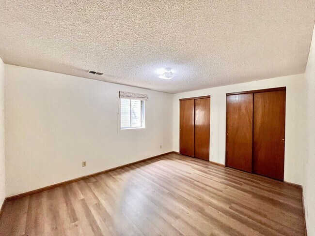 Building Photo - Spacious 4 bed/ 3 bath Two Story Home with Finished Basement - Lawn and Garden Care Included, New...