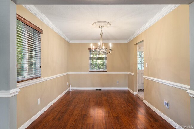 Building Photo - 73 Town House Dr