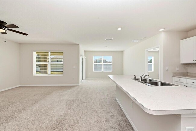 Building Photo - 2725 Dumont Ln