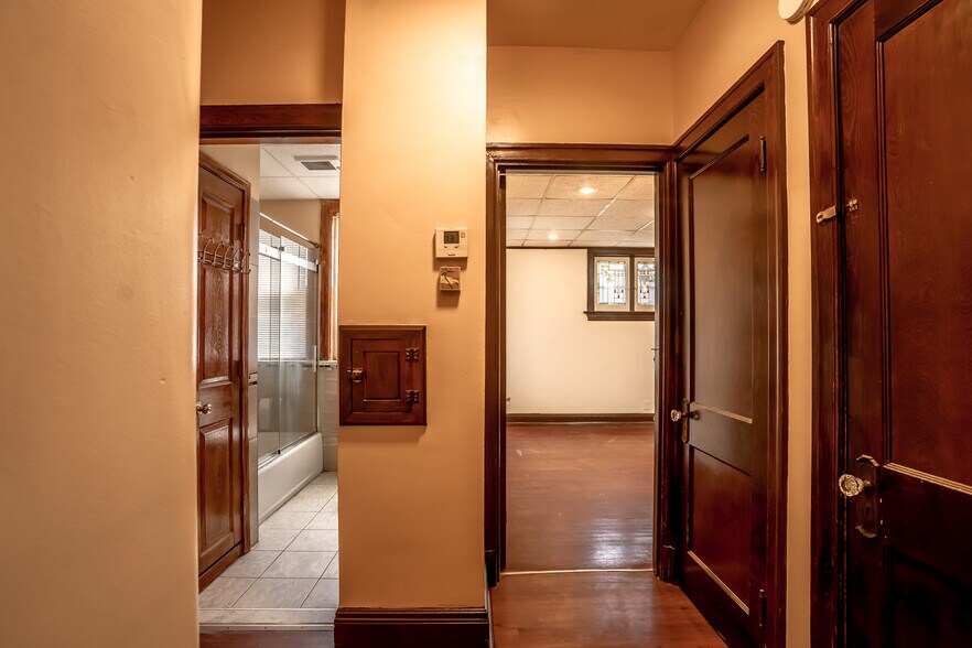 Building Photo - 3449 Klocke St