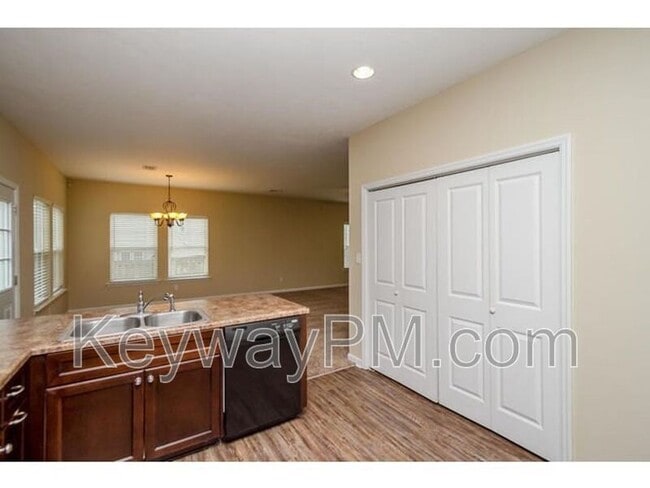 Building Photo - 713 Kensey Park Ln