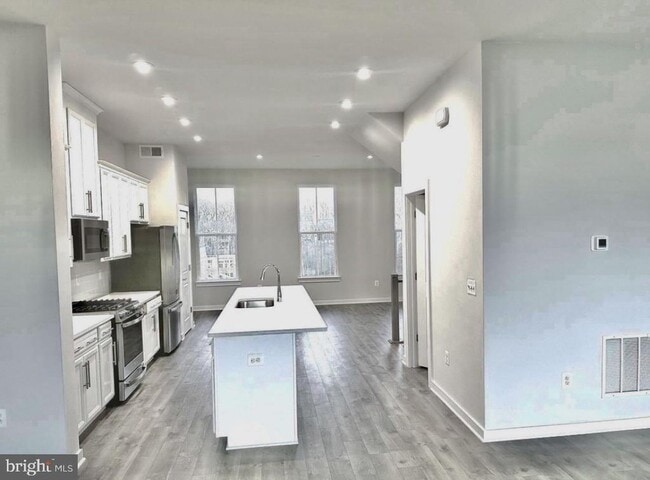 Building Photo - 17958 Woods Overlook Dr
