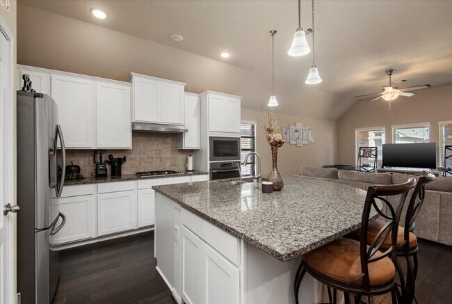 Building Photo - 2127 Blossomcrown Dr