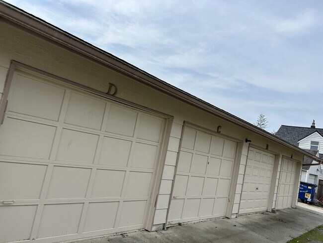 Building Photo - 908 Liberty St