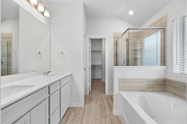 Building Photo - 2100 Briar Rose Dr