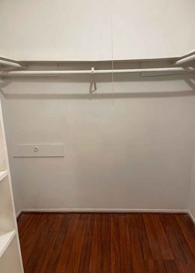 Building Photo - 16026 Highlander Dr