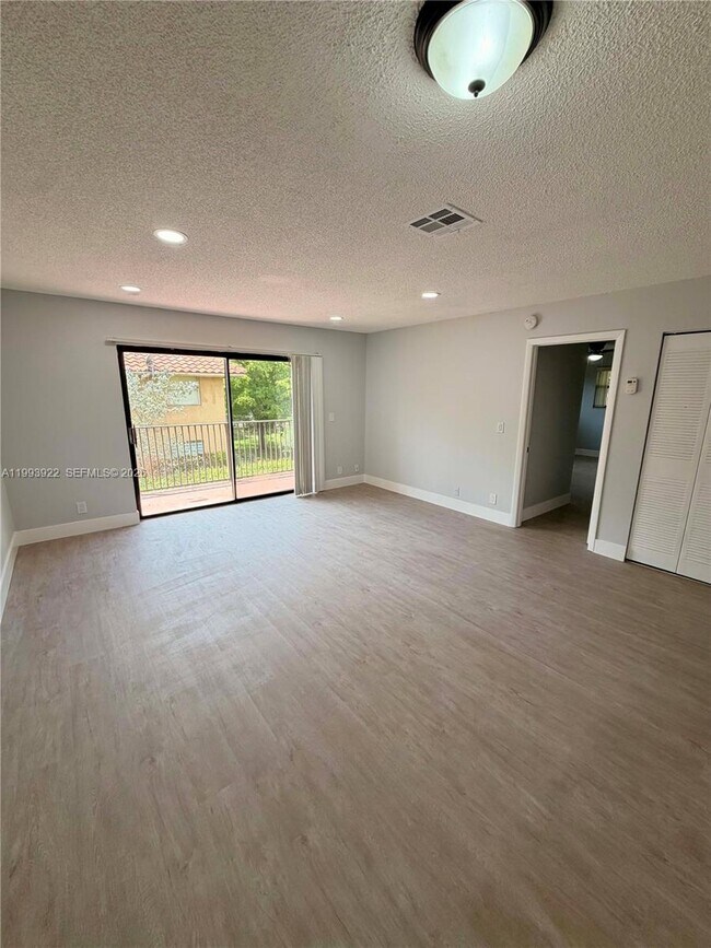 Building Photo - 4286 NW 114th Terrace