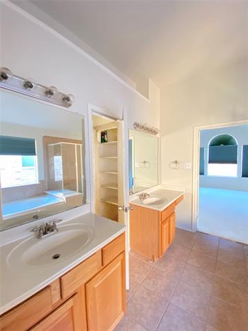 Building Photo - 9300 Hunter Chase Dr