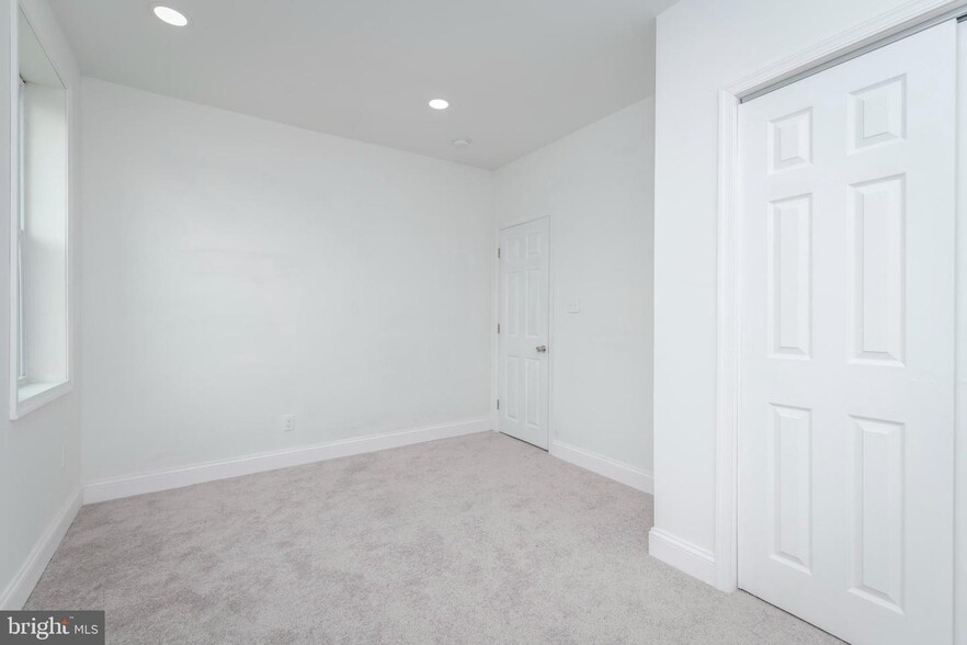 Bed 3 - 2211 W Saratoga St