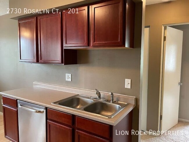 Building Photo - Cozy Two-Bedroom Condo in New Hope for $13...
