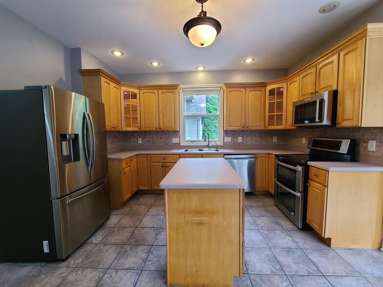 Building Photo - 9440 Park Ridge Trail