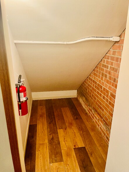 Building Photo - 124 S 2nd St