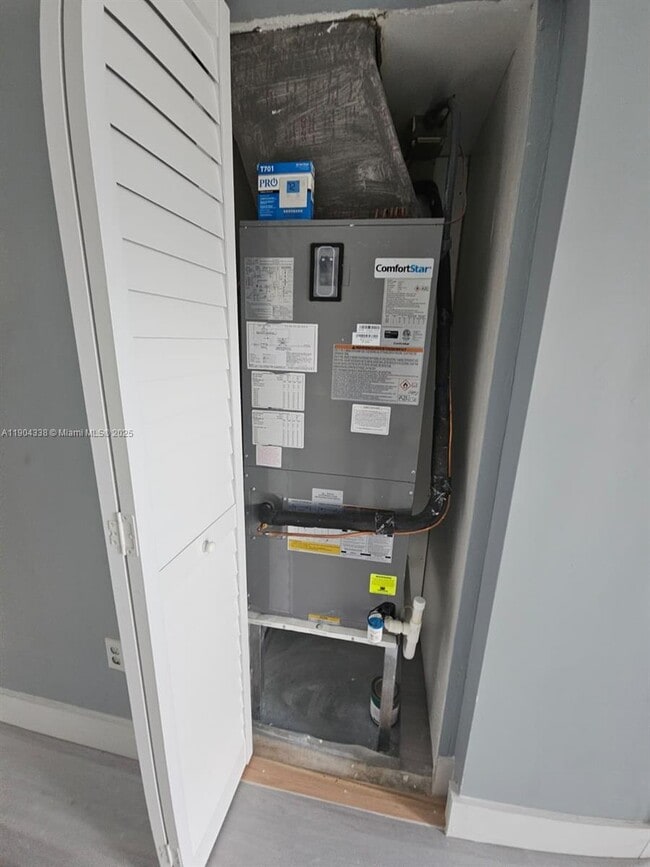 Building Photo - 6547 SW 116th Pl